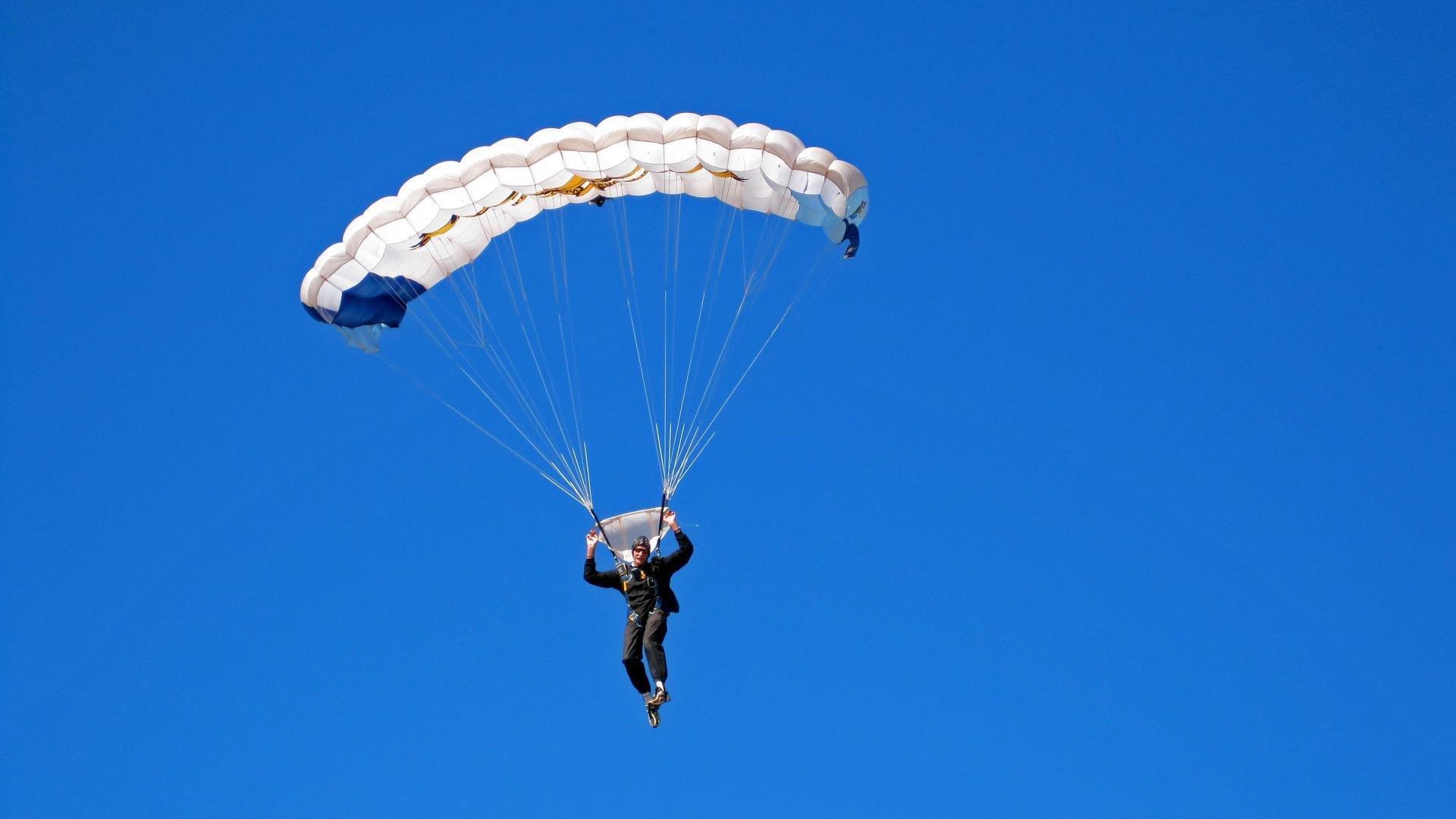 利物浦在2024年英超联赛中获得亚军，利物浦最近一次英超冠军